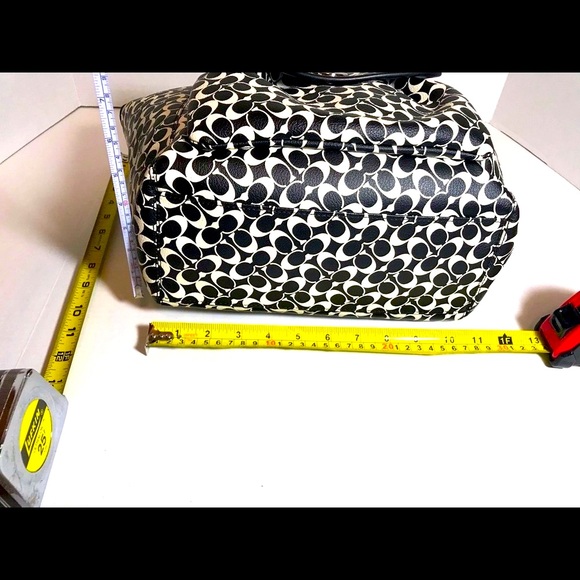 Coach Black and White Logo Tote Looks Brand new! - Picture 4 of 9